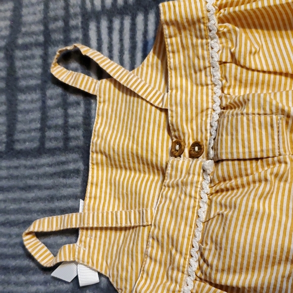 2 rompers - Picture 8 of 8